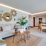 Endless Luxury At Marbella Lake Paradise