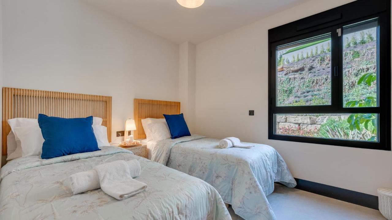 Endless Luxury At Paradise Apartment *