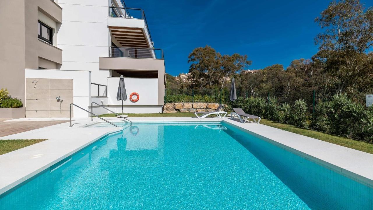 Endless Luxury At Paradise Apartment *