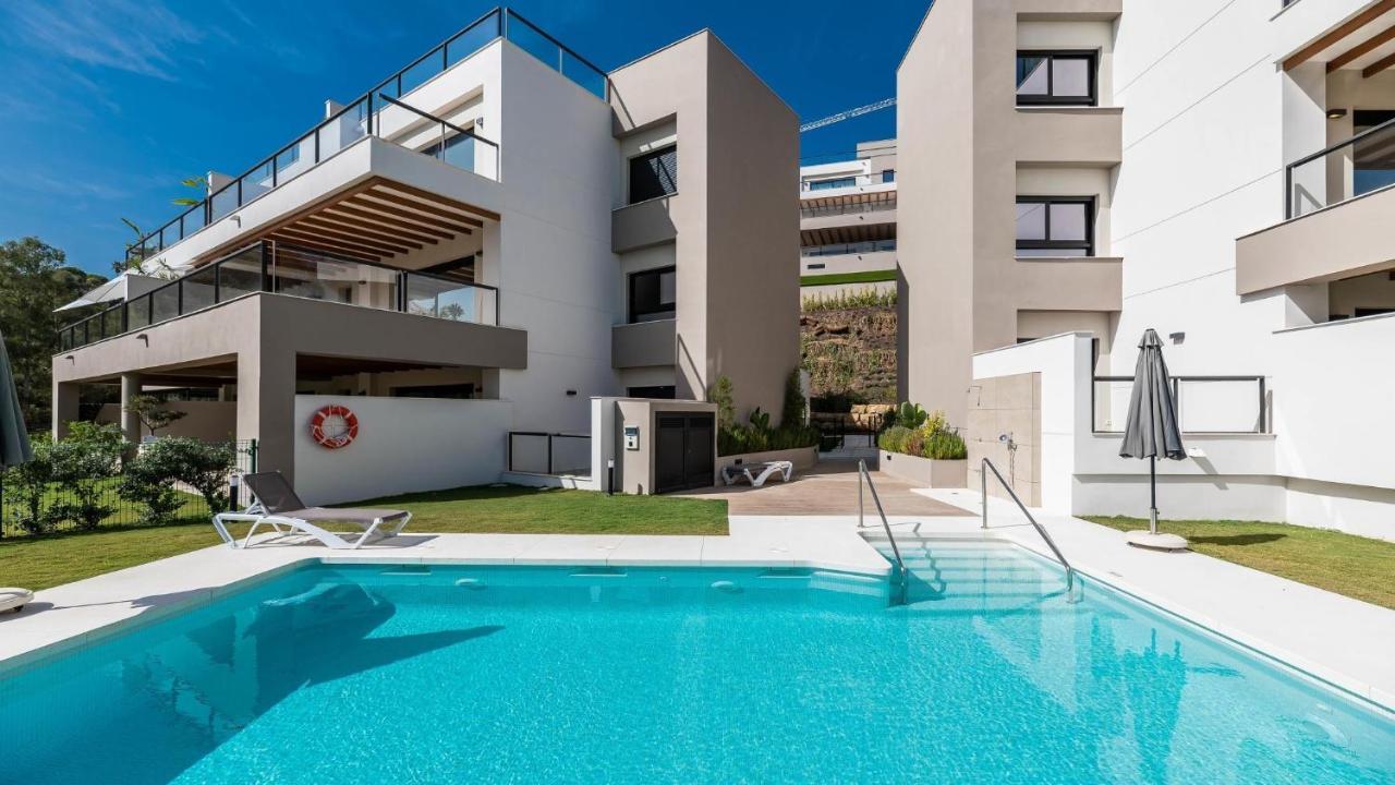 Endless Luxury At Paradise Apartment