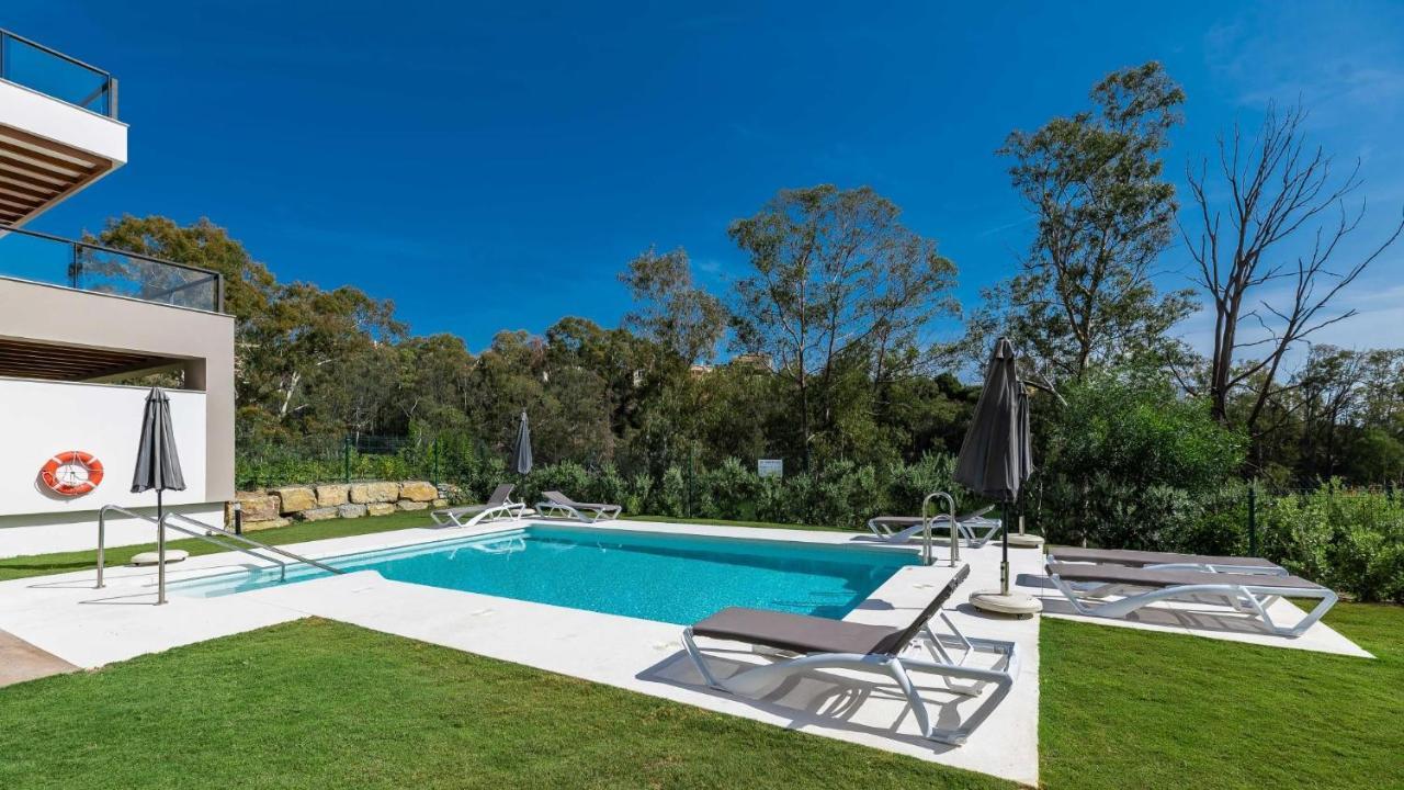 Endless Luxury At Paradise Apartment